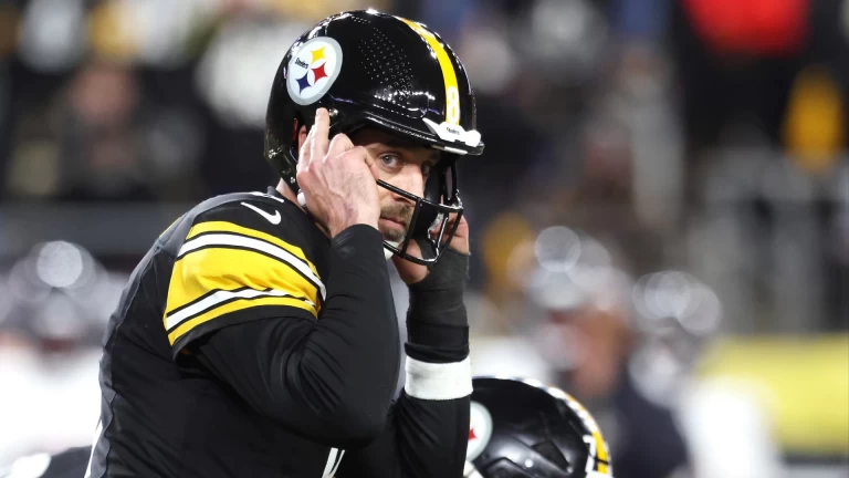 Steelers' Mistake: Why Bringing Back Aaron Rodgers Hurts Them