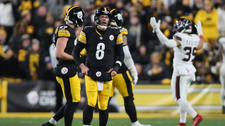 Aaron Rodgers Rejoins Steelers; Updated 2026 Win Totals