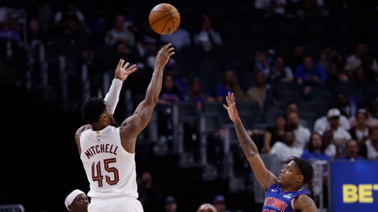 Cavalers Shock Pistons: ECF Predictions & Key Player Highlights