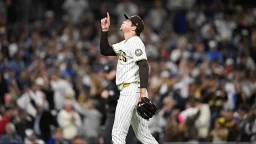 San Diego Padres Lead NL West with Stellar Bullpen