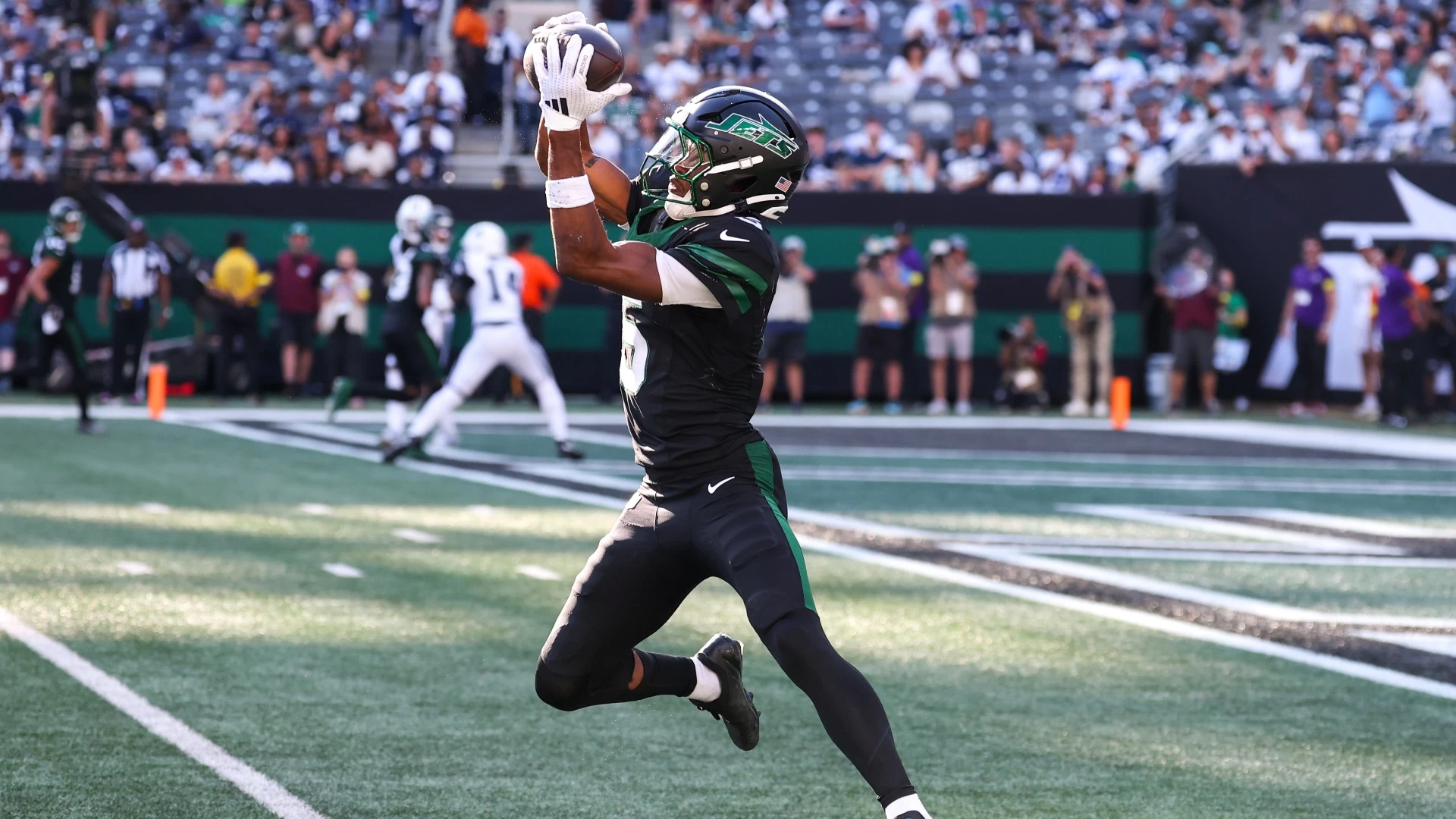 Garrett Wilson Discusses Jets' Team Dynamics & Goals
