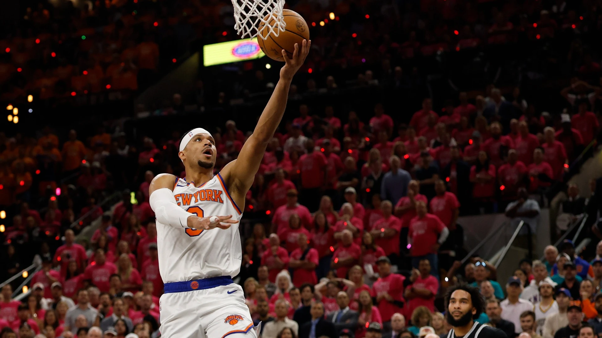 Josh Hart's Controversial Play: Did He Get Pushed or Not?