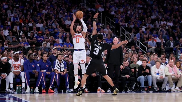 Knicks Battle Spurs & Look to Break NBA Title Drought