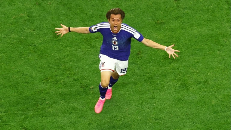 Japan's Grit & Mexico vs. South Korea: A Soccer Showdown