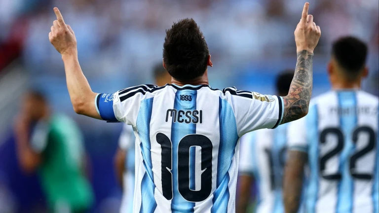 Messi Ties World Cup Record, Mayweather Faces Charges