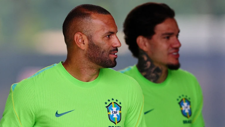 World Cup Showdown: Key Matches Preview & Predictions