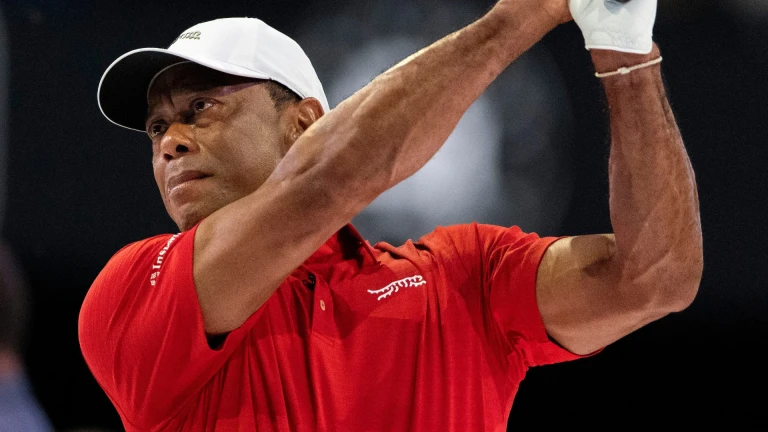 Tiger Woods: Mastering Golf Trajectories and Techniques