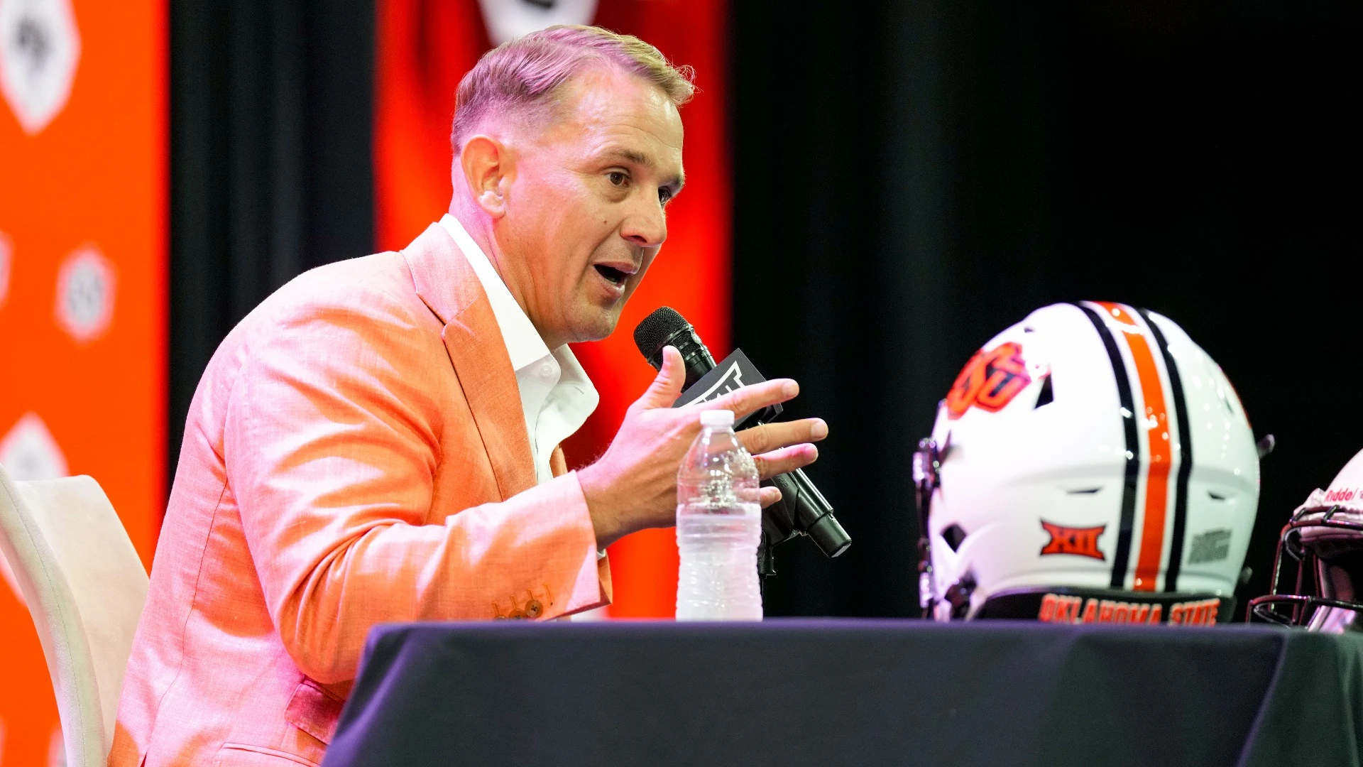 Eric Morris Leads Oklahoma State Football: A New Era
