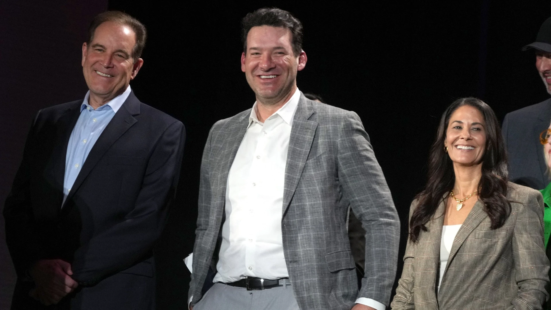 Tony Romo's Viral Incident & Future in CBS Announcers Booth