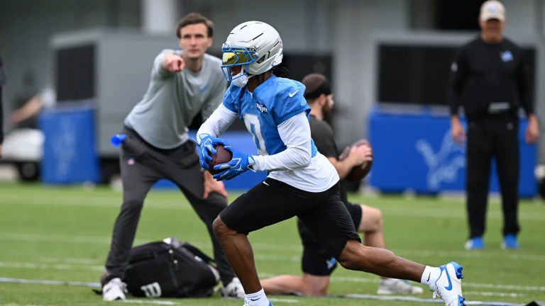 Jahmyr Gibbs Sets New Record for NFL Running Back Pay