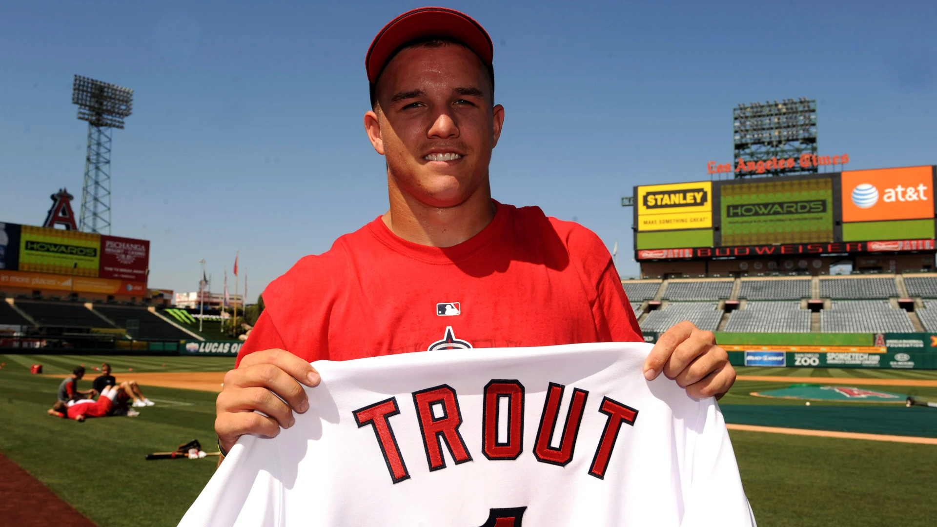Angels' Rebuild: Mike Trout's Future Amidst Team Struggles