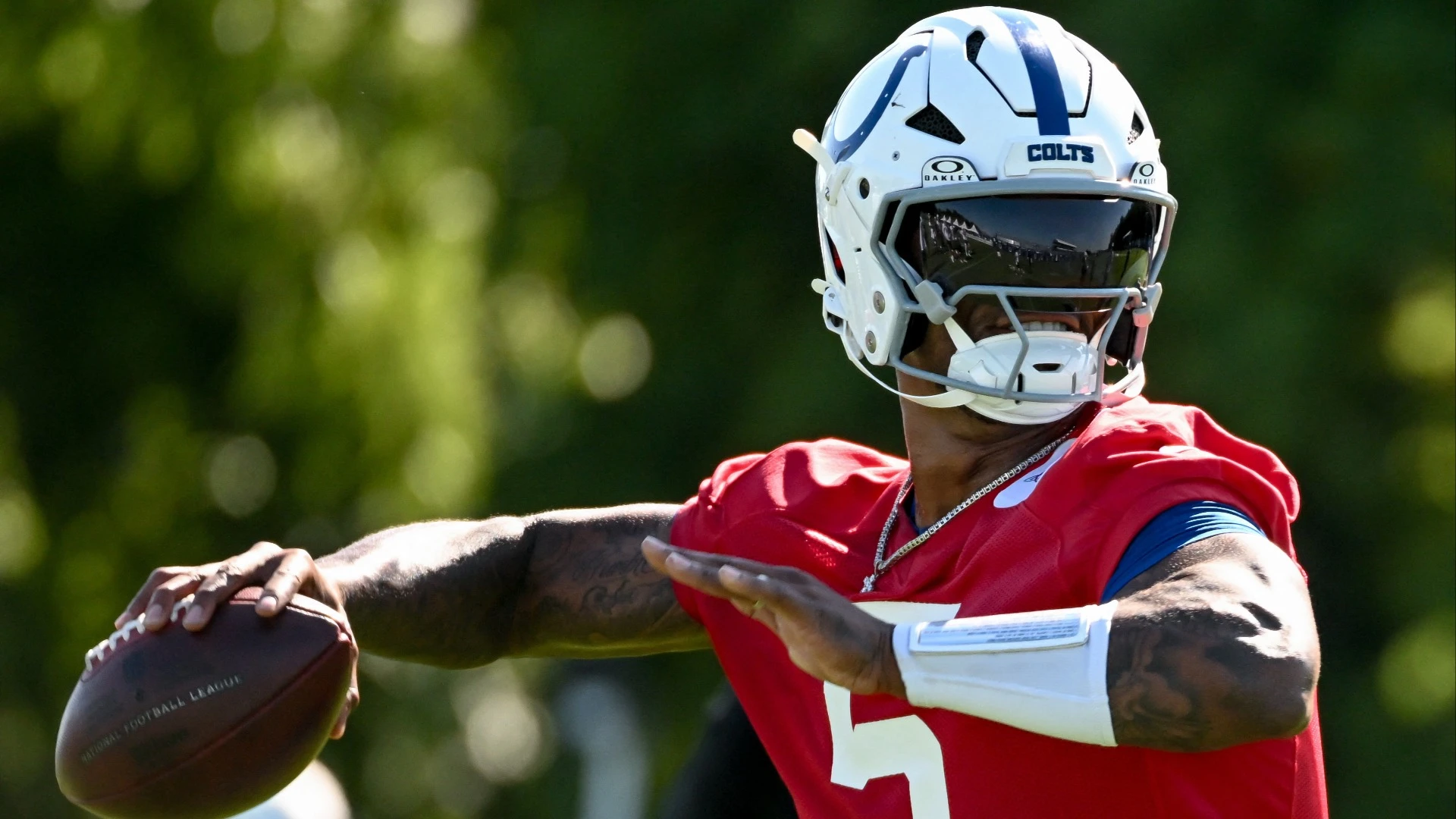 Anthony Richardson Starts, Geno Smith Struggles in NFL Preseason