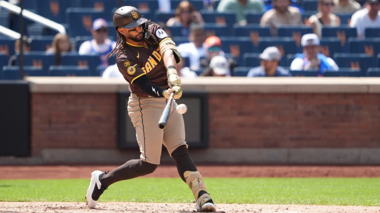 NL Wild Card Race Heats Up: Key Players & Predictions