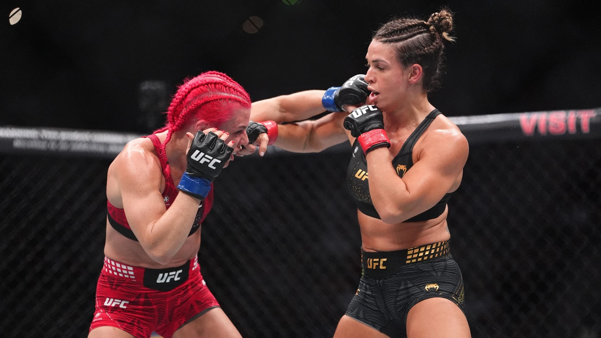 Poor Cornering Affects Gillian's Performance in Fight