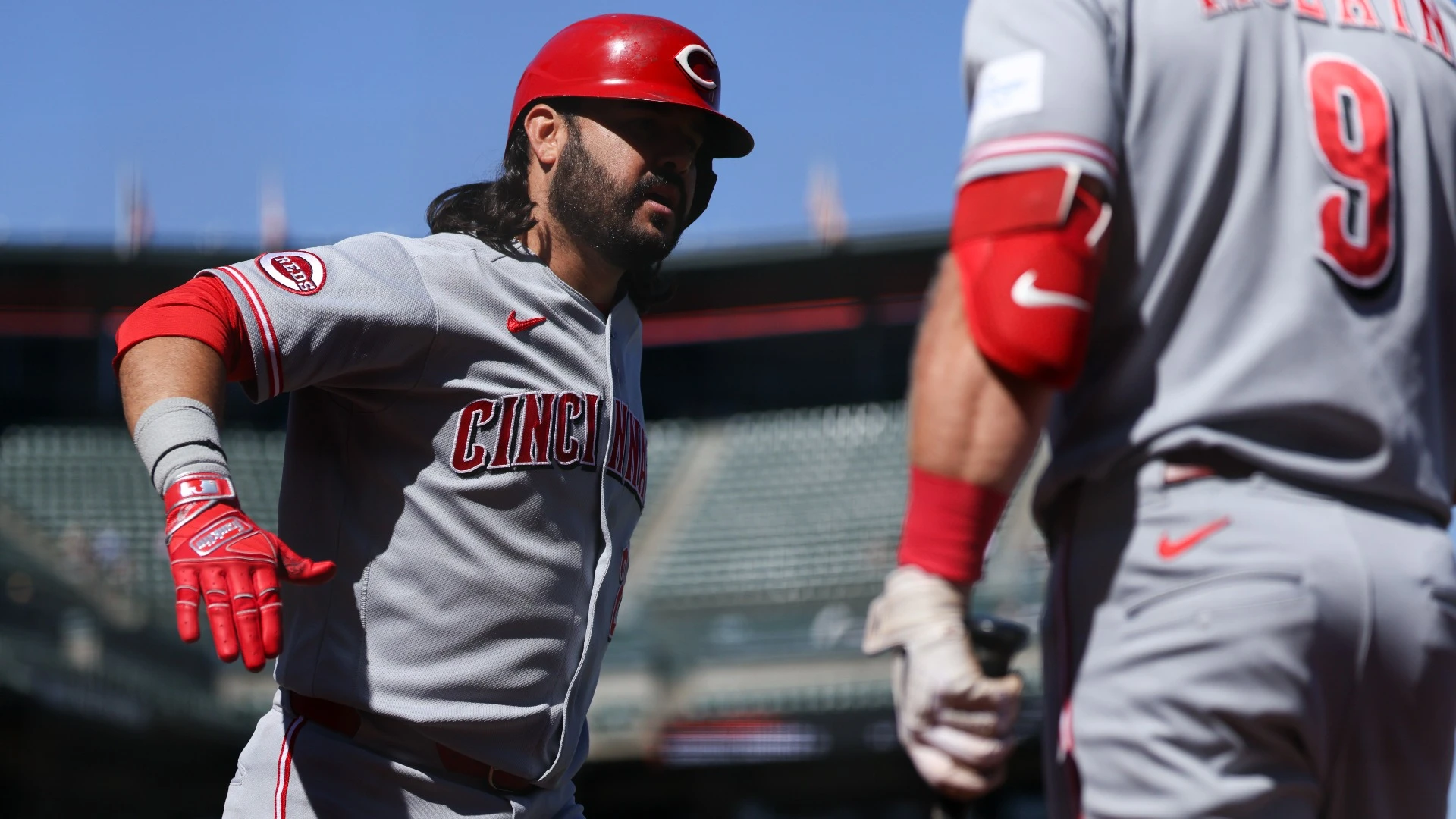 Reds' Season Struggles: Eugenio Suarez Clears Waivers