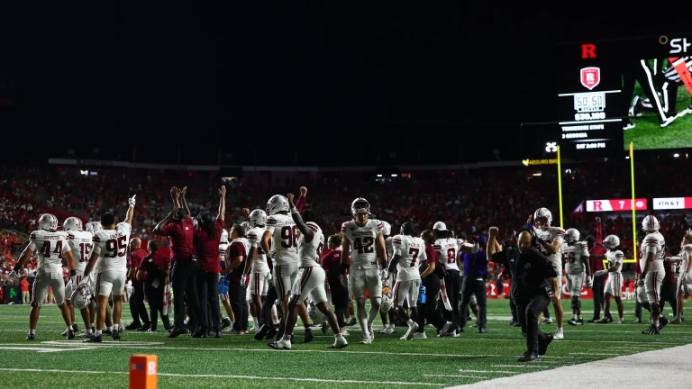 UMass Stuns Rutgers in a Shocking 37-21 Football Victory