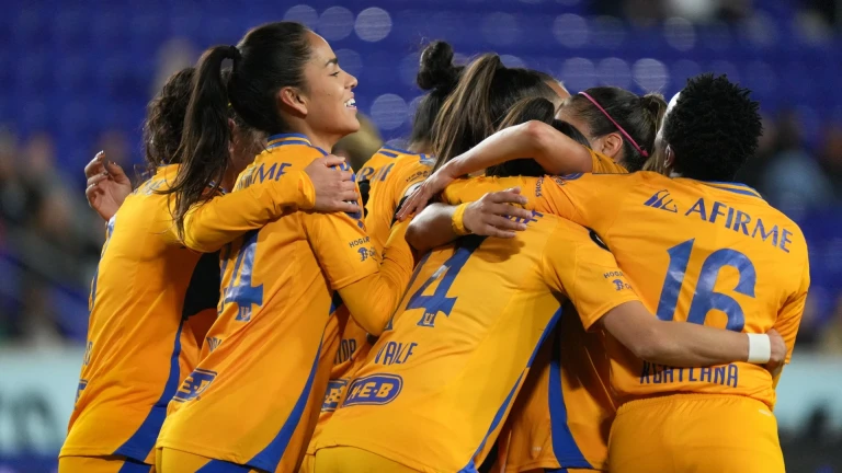 Top Teams Excel in Liga MX Femenil Football Standings