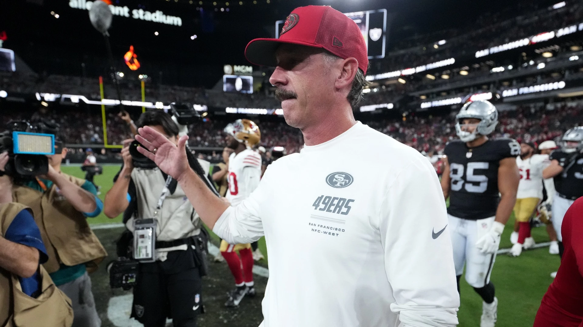 49ers & Rams Clash: NFL's Best Coaches Spotlighted