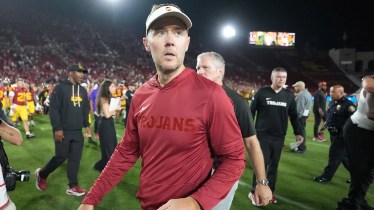 Exploring Lincoln Riley's Challenges at USC & Recruiting