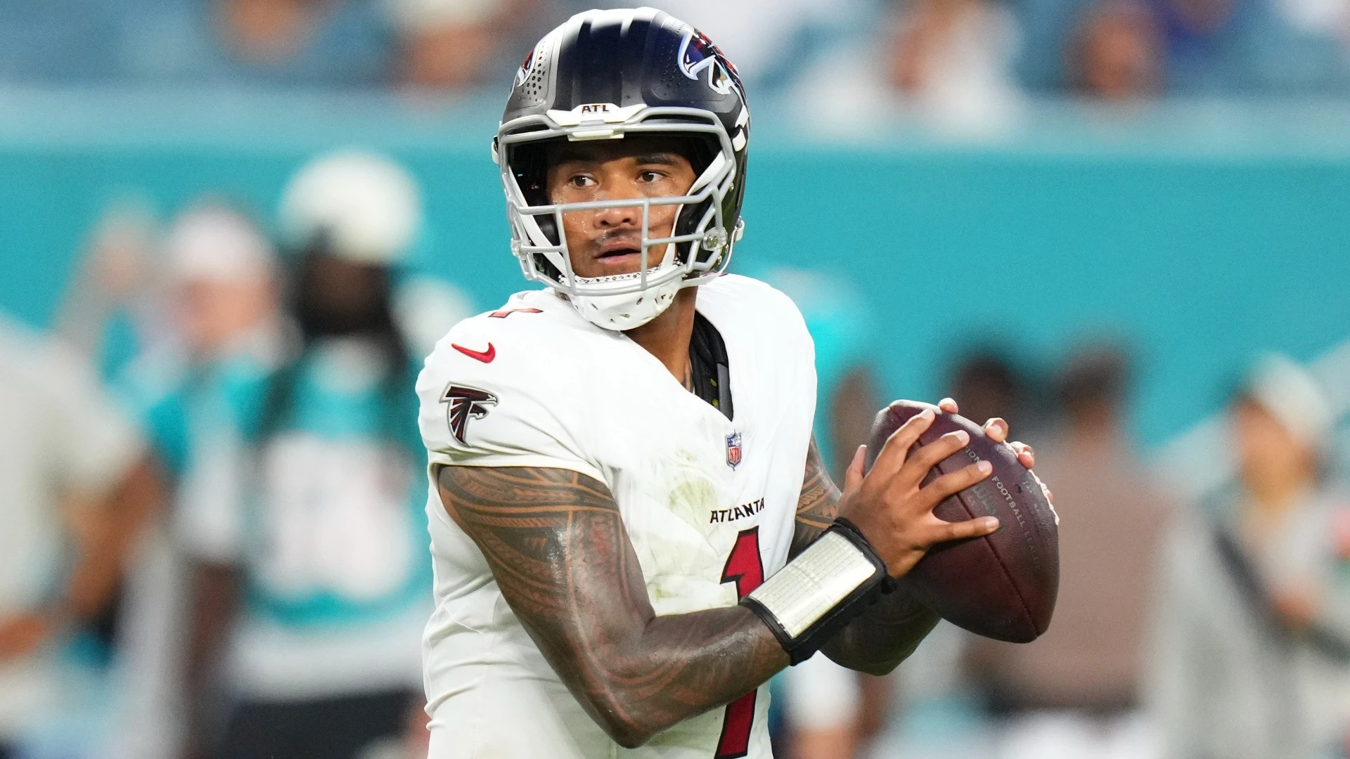 Falcons vs. Steelers: Analyzing QB Controversies & Strategies