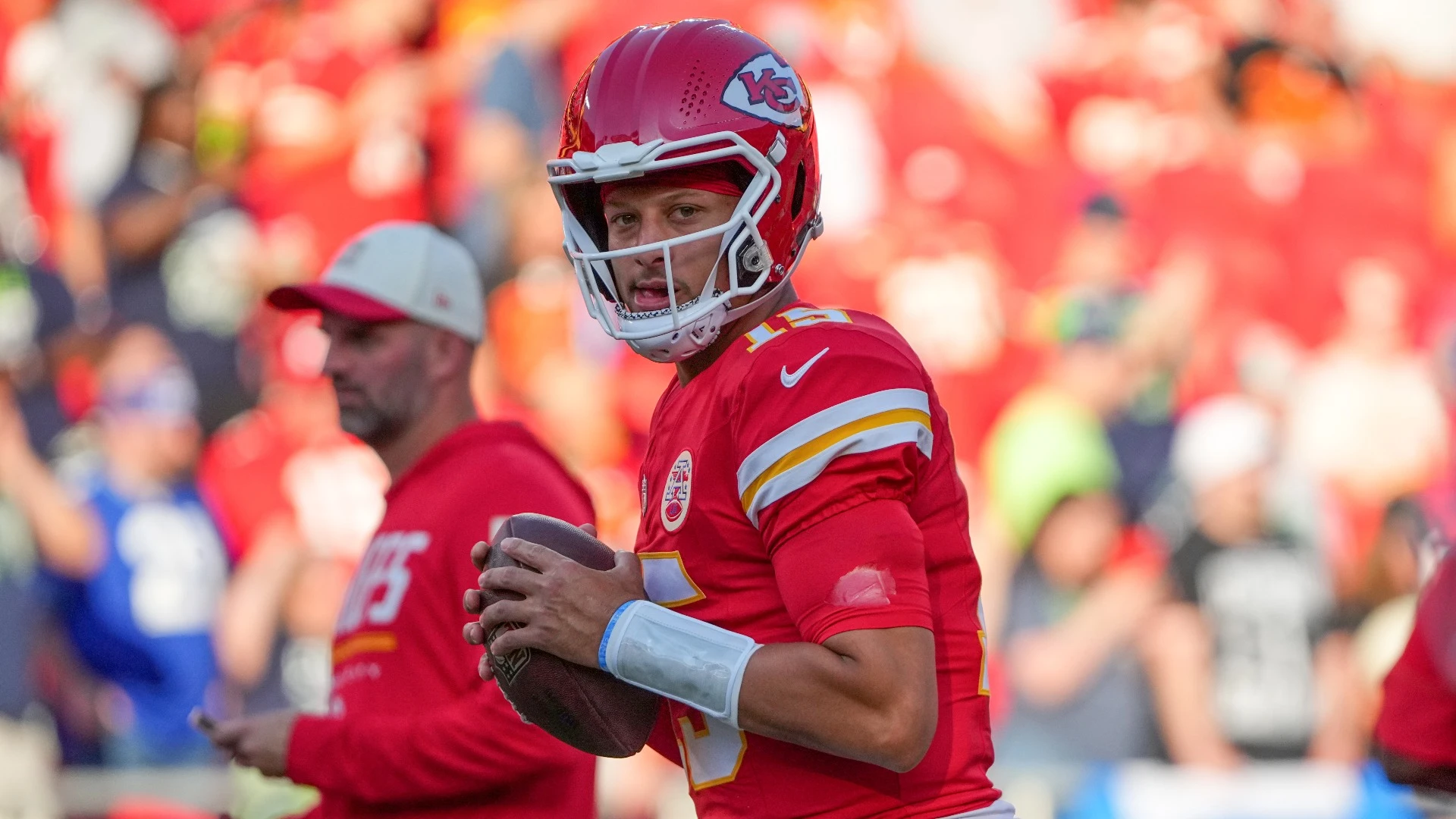 Chiefs vs. Broncos: Mahomes' Recovery & Game Predictions