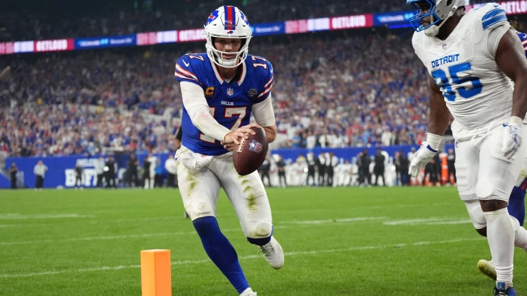 Quarterback Legends: Comparing Greats from Elway to Favre