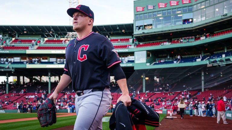 Guardians vs. Red Sox Pitcher’s Duel: Fenway Showdown