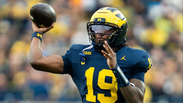 Big 10 Showdown: Michigan vs. Iowa - A Fiery Preview
