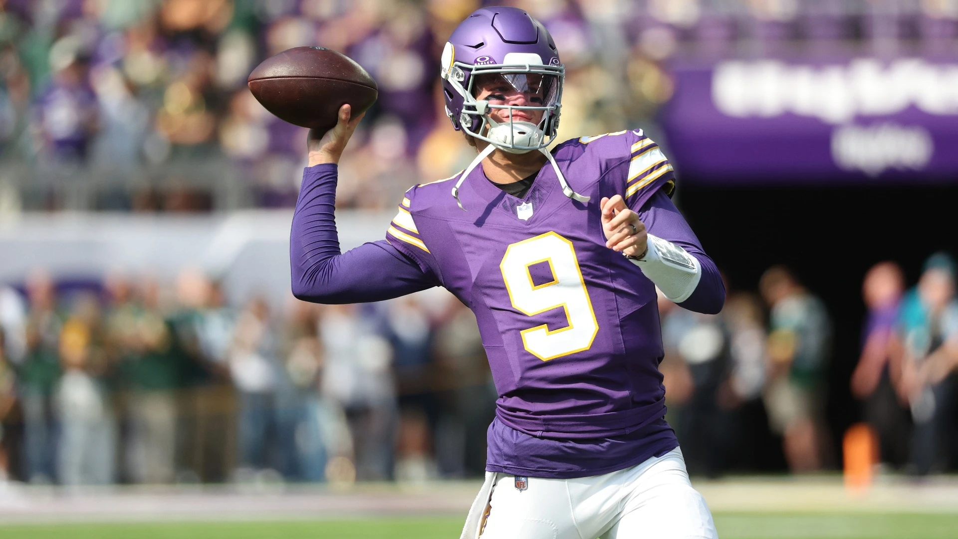 Giants Trade for J.J. McCarthy to Enhance Depth Behind Winston