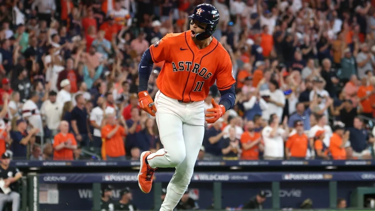 Astros Fans Silent as White Sox Dominate in Playoff Opener