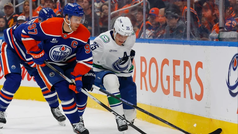 Edmonton Oilers Struggle Defensively, Lose to Canucks