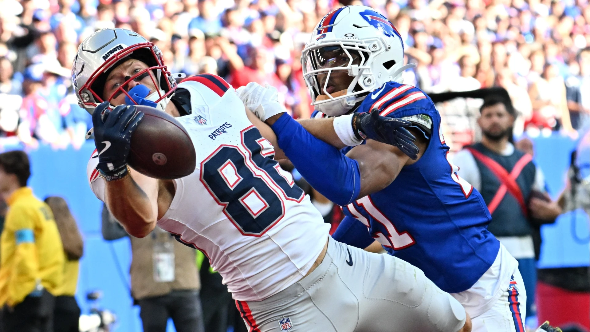 Efton Chism's Epic One-Handed Game-Winning Catch in Week 4