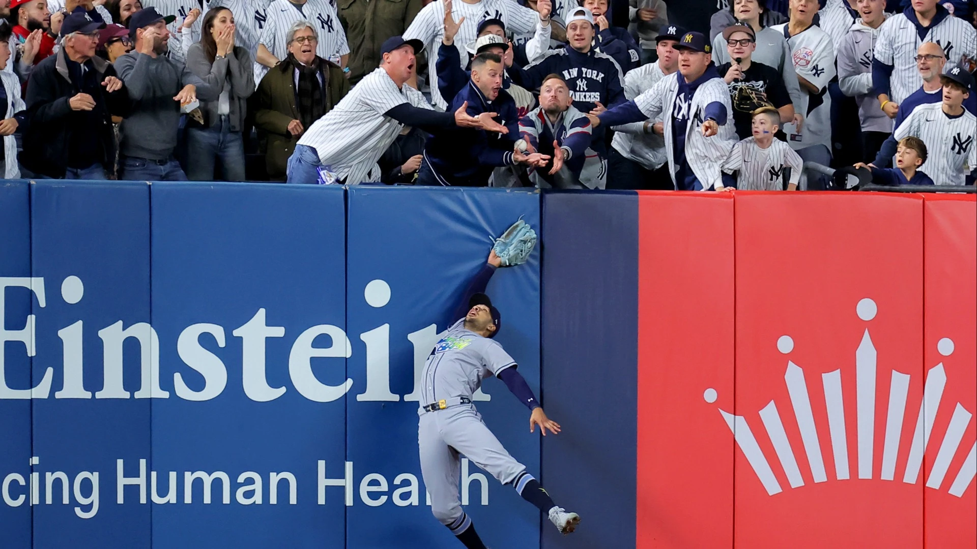 Yankee Fans Urged to Not Interfere Over the LF Wall