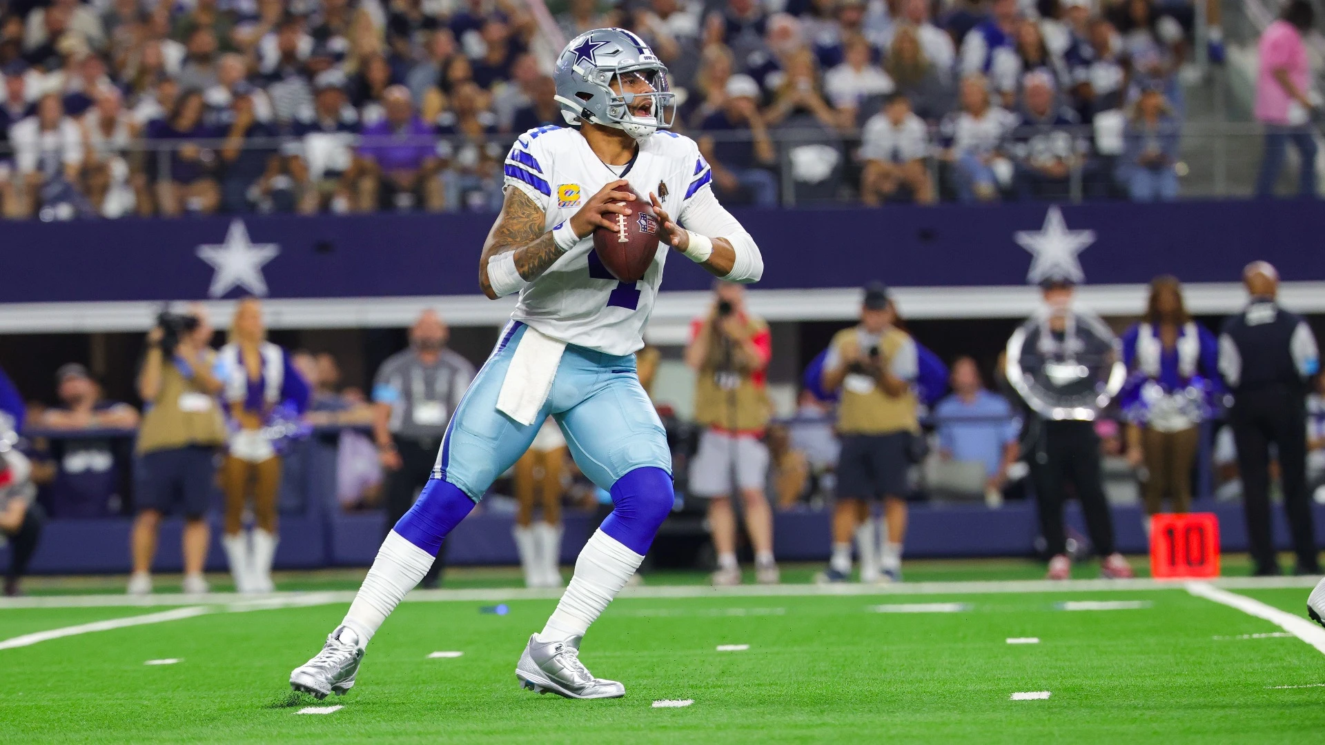 NFC East Odds Analysis: Dallas' Struggles & Giants' Potential