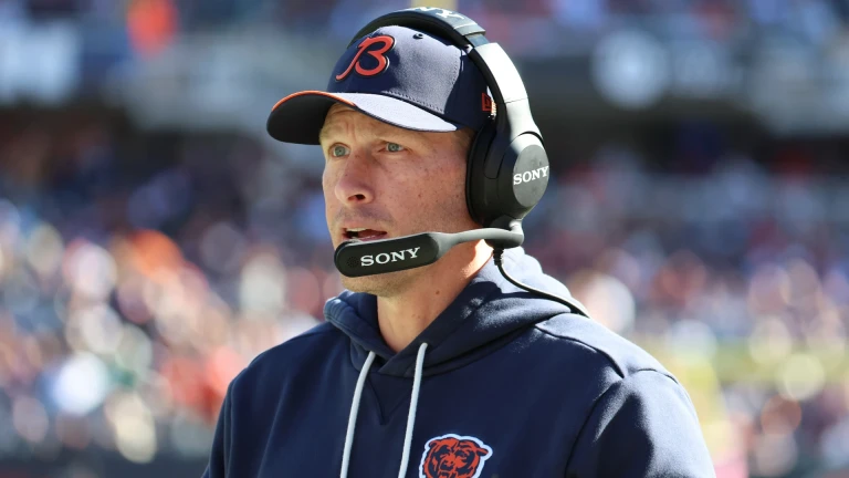 Bears Aim for Victory Against Struggling Packers Today