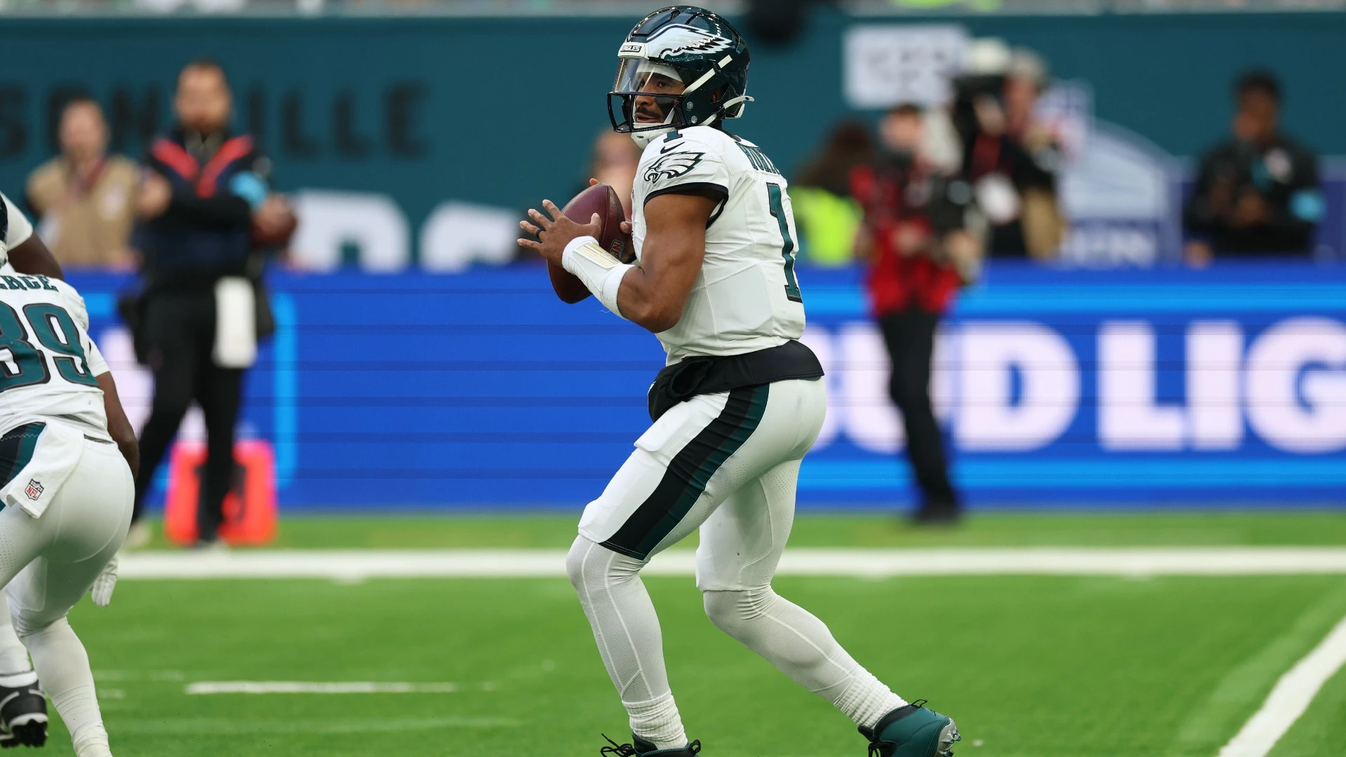 Eagles Offense Struggles: What's Wrong with Jalen Hurts?