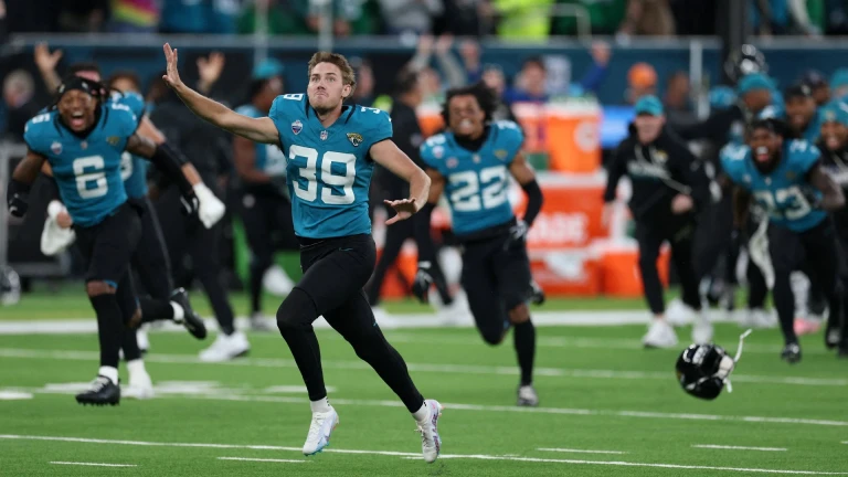Jaguars Win on Cam Little's 57-Yard Game-Winning Kick