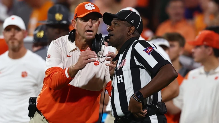 Dabo Swinney's Future & Oregon's Disappointing Year
