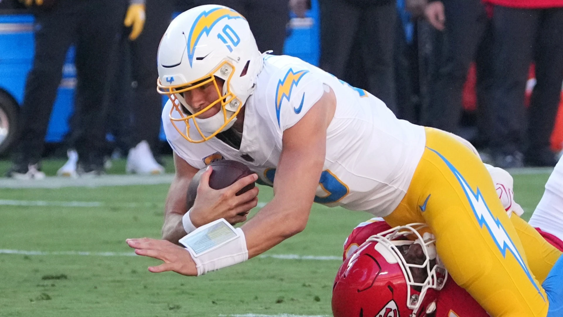Chargers’ 0-6 Collapse Raises Herbert-McDaniel Questions
