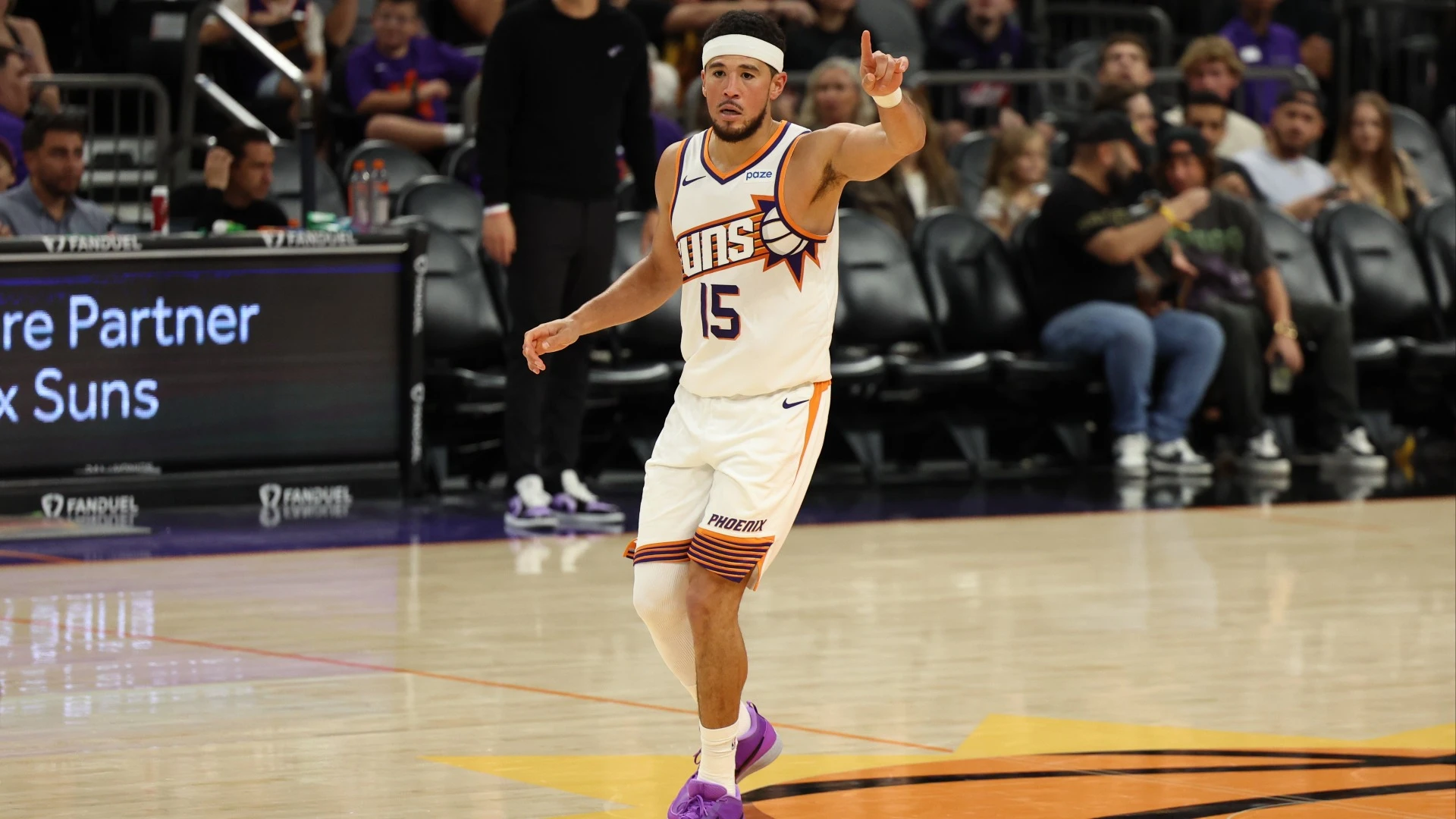 Phoenix Suns Season Outlook: Booker, Bridges & More