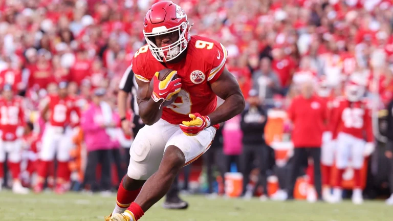 Chiefs vs. Seahawks: Best Bets & Sunday Night Under