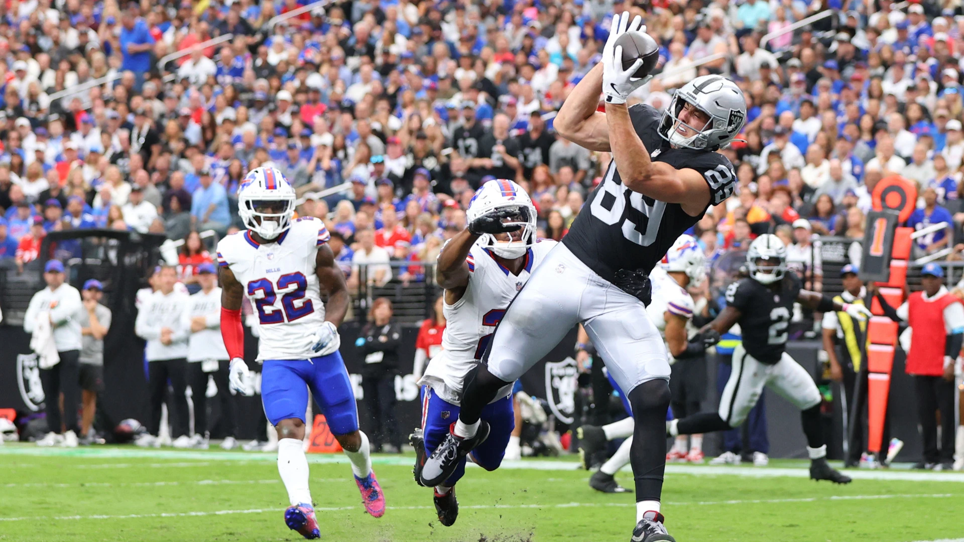 NFL Sunday Prop Bets: Bowers, Gordon, Douglas and Mason