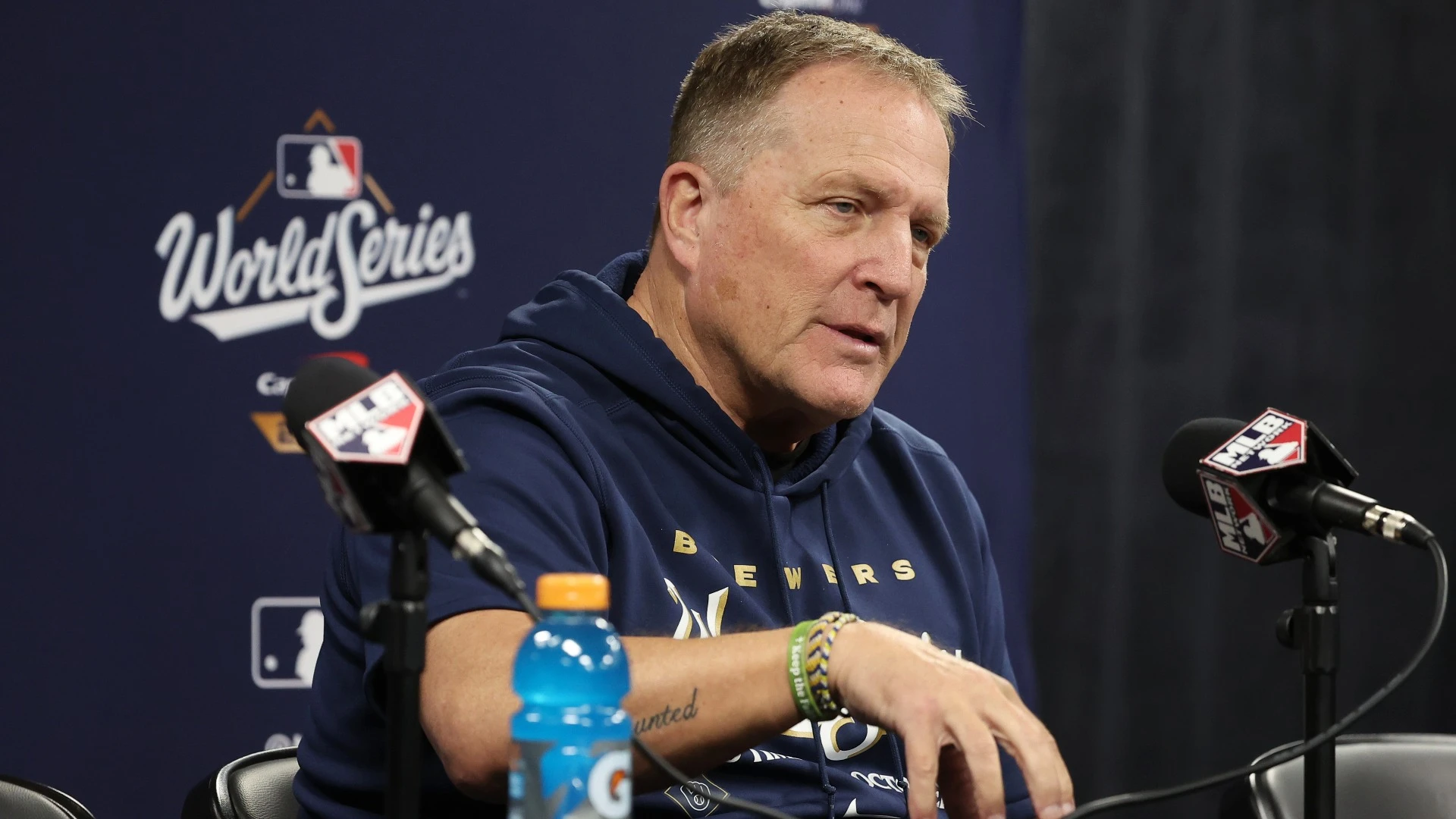Bobby Valentine Praises Brewers' Old-School Baseball