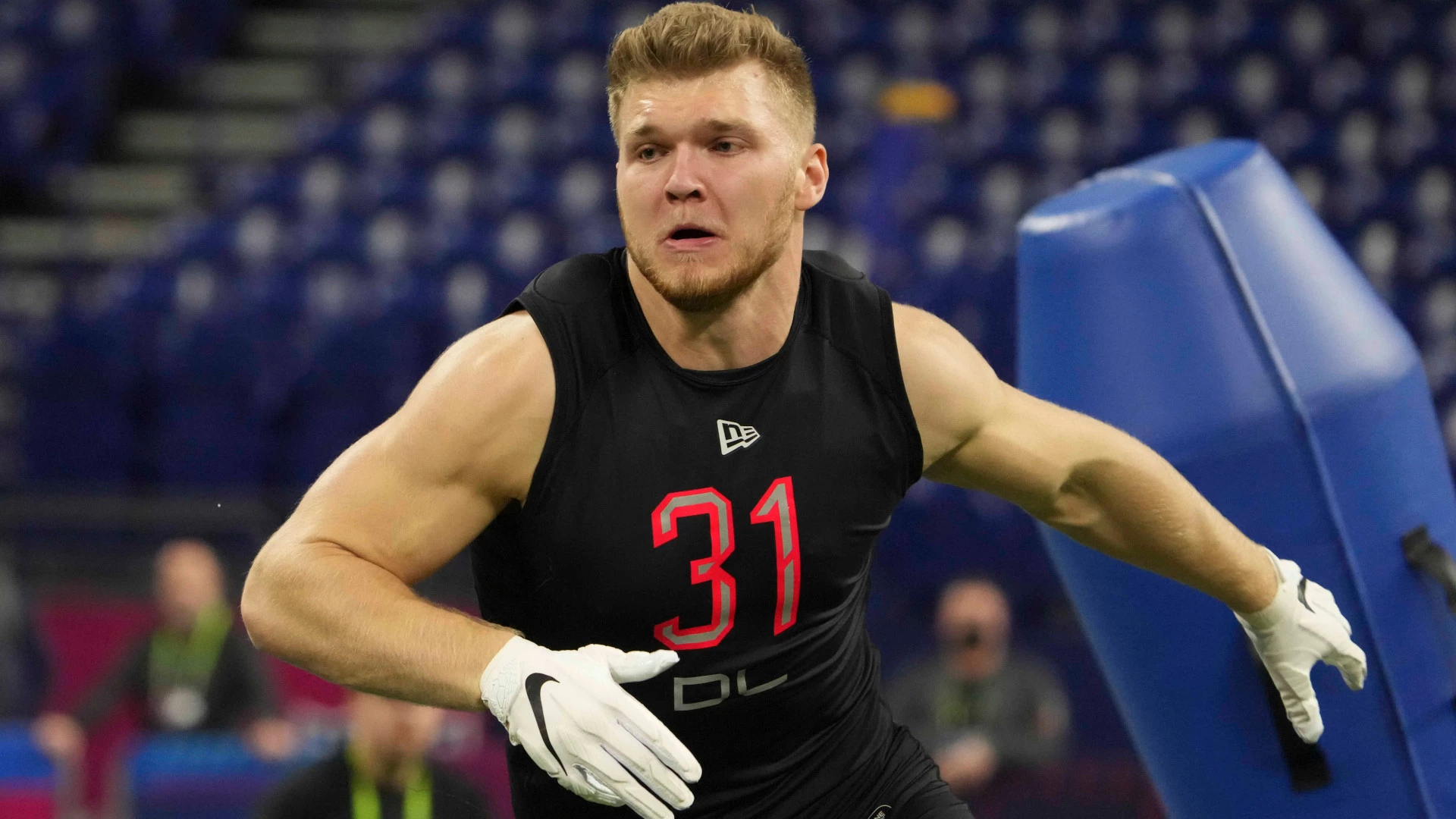 NFL Draft Odds: Walker (-300), Hutchinson (+300), Neal (+2500)