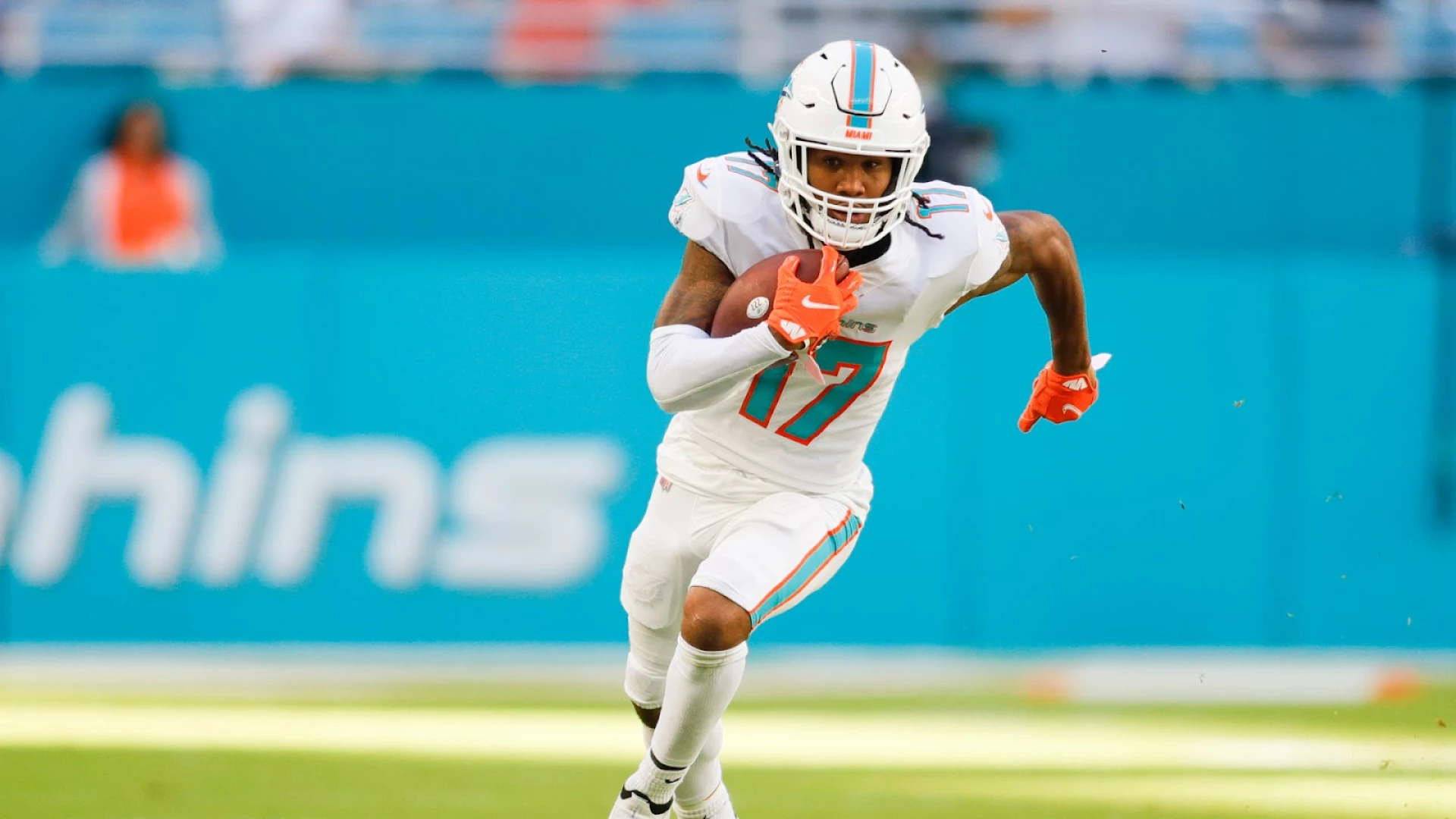 NFL Season-Long Props: Jaylen Waddle