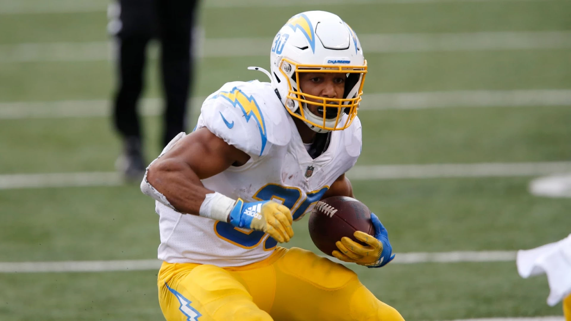 NFL Week 18 FanDuel DFS Prices: Top RBs