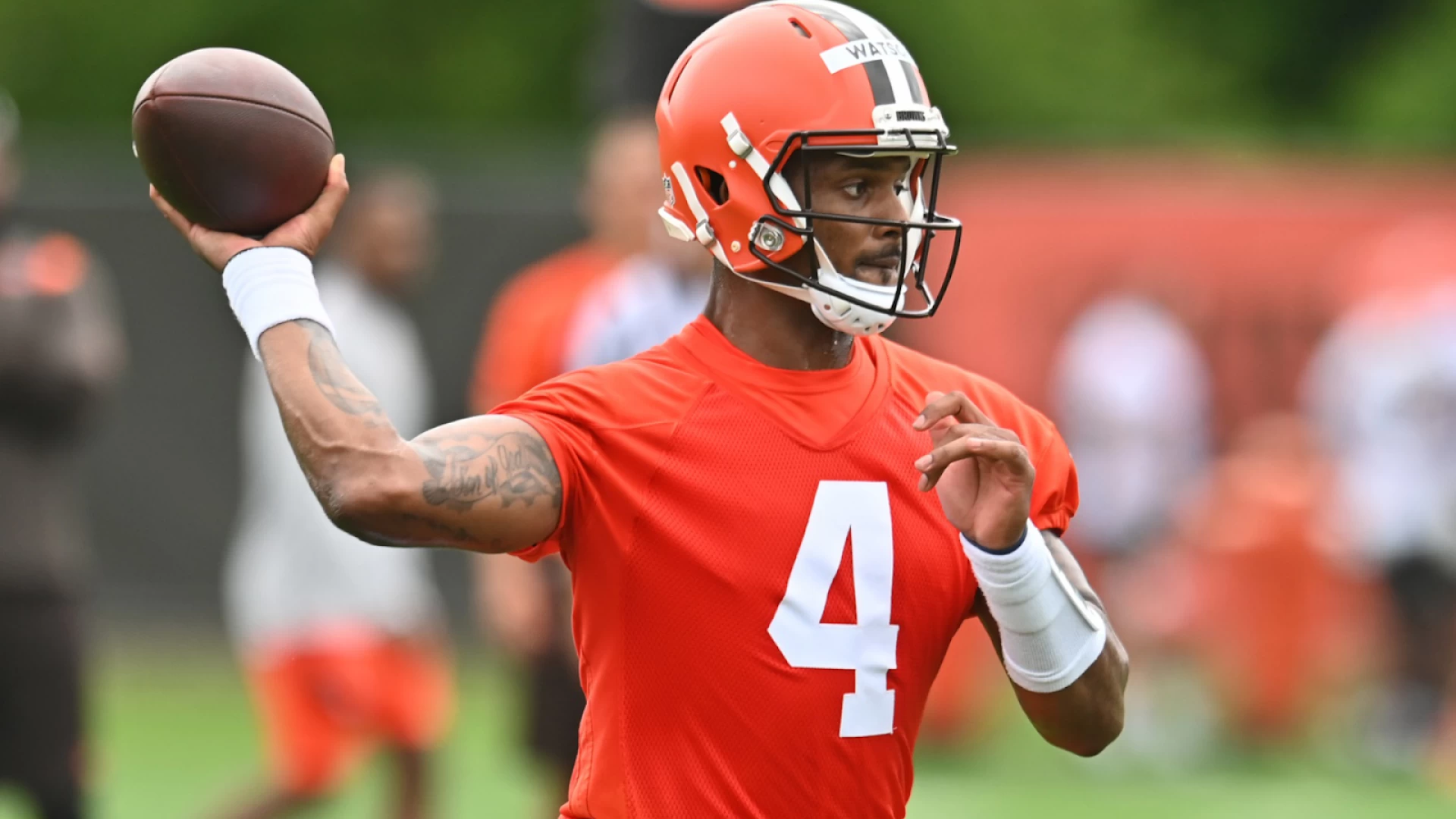 NFL Week 18 DFS Preview: What GPP QB Is The Play?