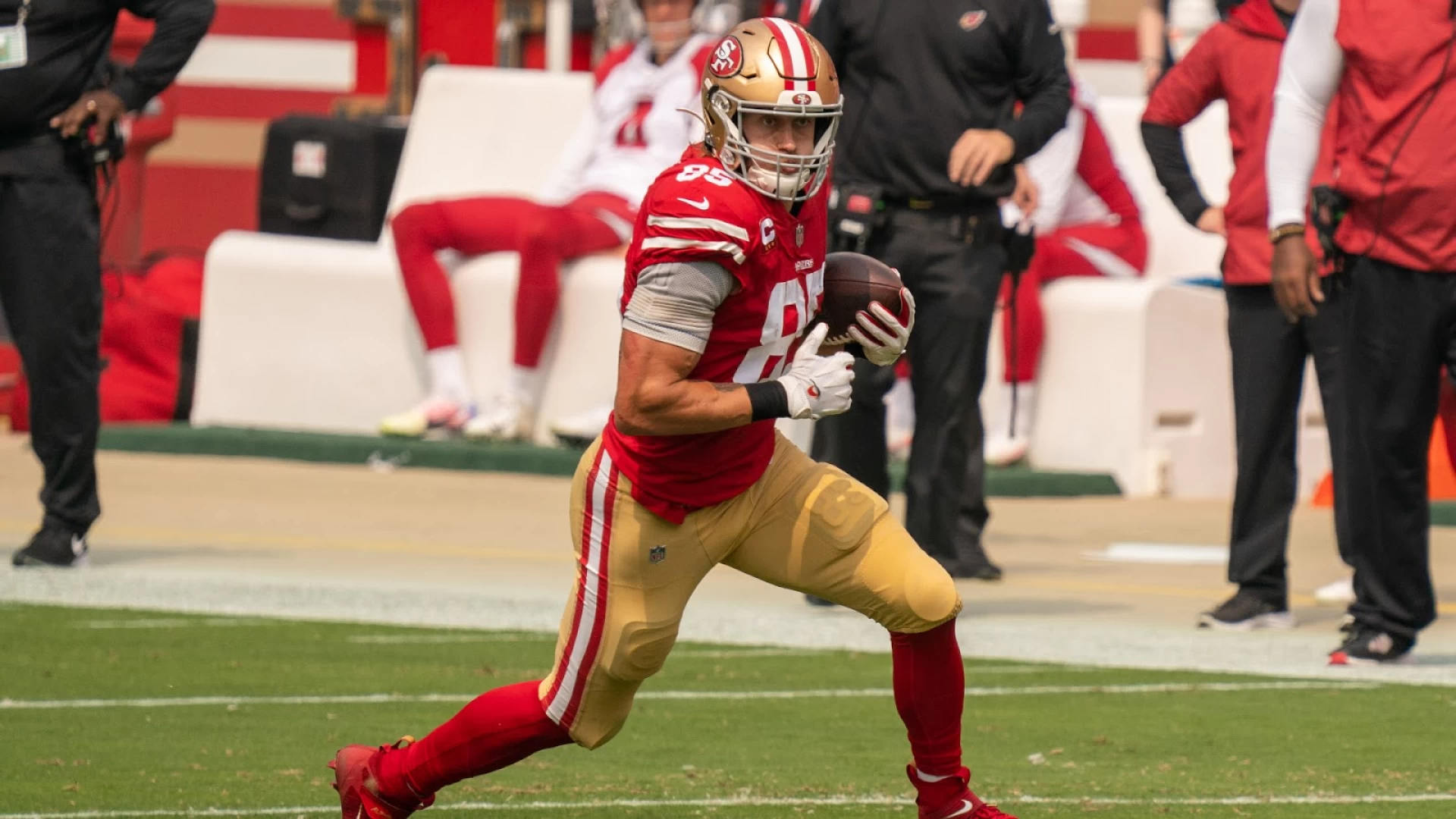 NFL Week 18 DFS Preview: Pay Up For The TE's This Week!