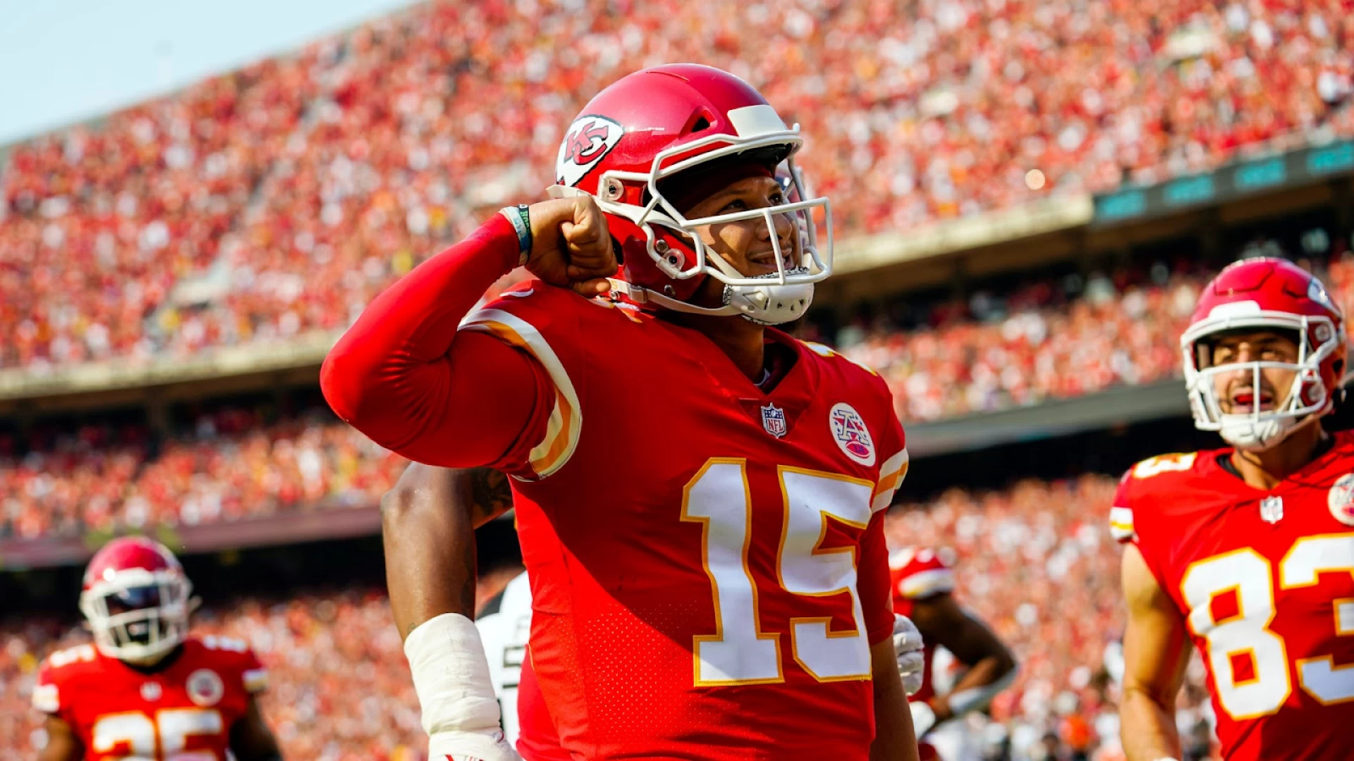 QB Patrick Mahomes Injuries Ankle In Win Vs. Jaguars!