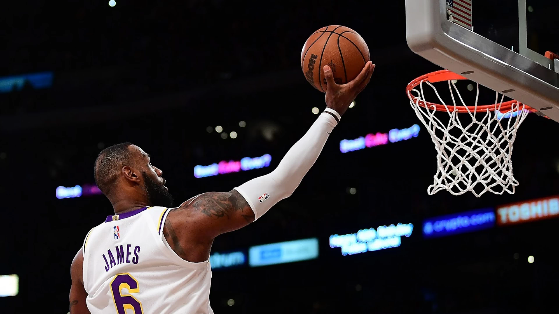 LeBron James Expected to Miss Several Weeks With Foot Injury